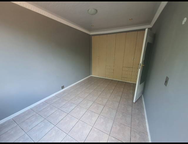 2 BEDROOM APARTMENT TO LET IN THREE RIVERS PROPER